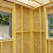 Construction d'une maison en bois en kit