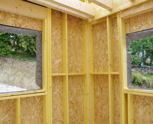 Construction d'une maison en bois en kit