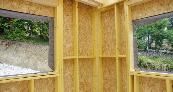 Construction d'une maison en bois en kit