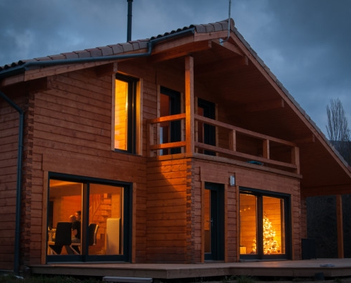 Coût de construction d'une maison en bois par un professionnel