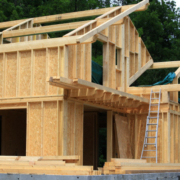 Combien prévoir pour la construction d'une maison en bois ?