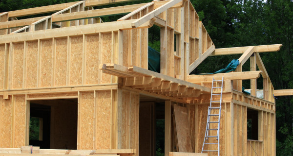 Combien prévoir pour la construction d'une maison en bois ?