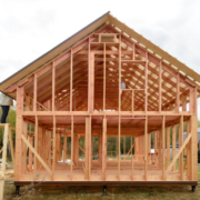 Comment réaliser la fondation d'une maison en ossature bois ?